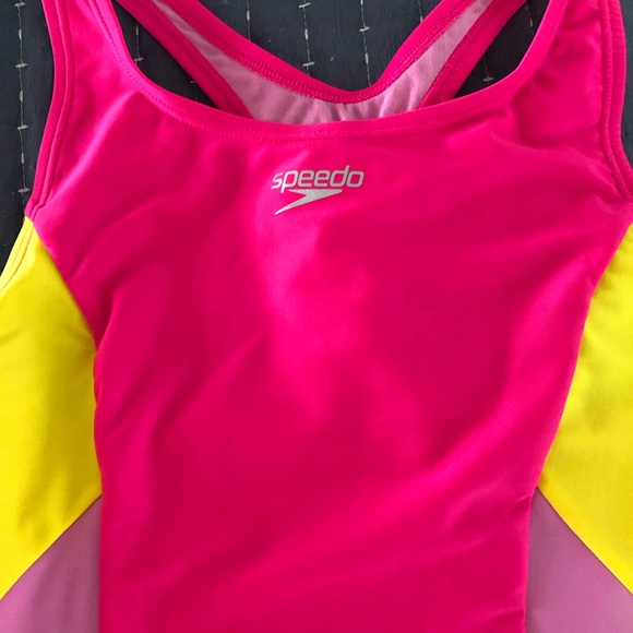 Set of  TWO Girl Speedo NWT swimsuits size L - Picture 4 of 8